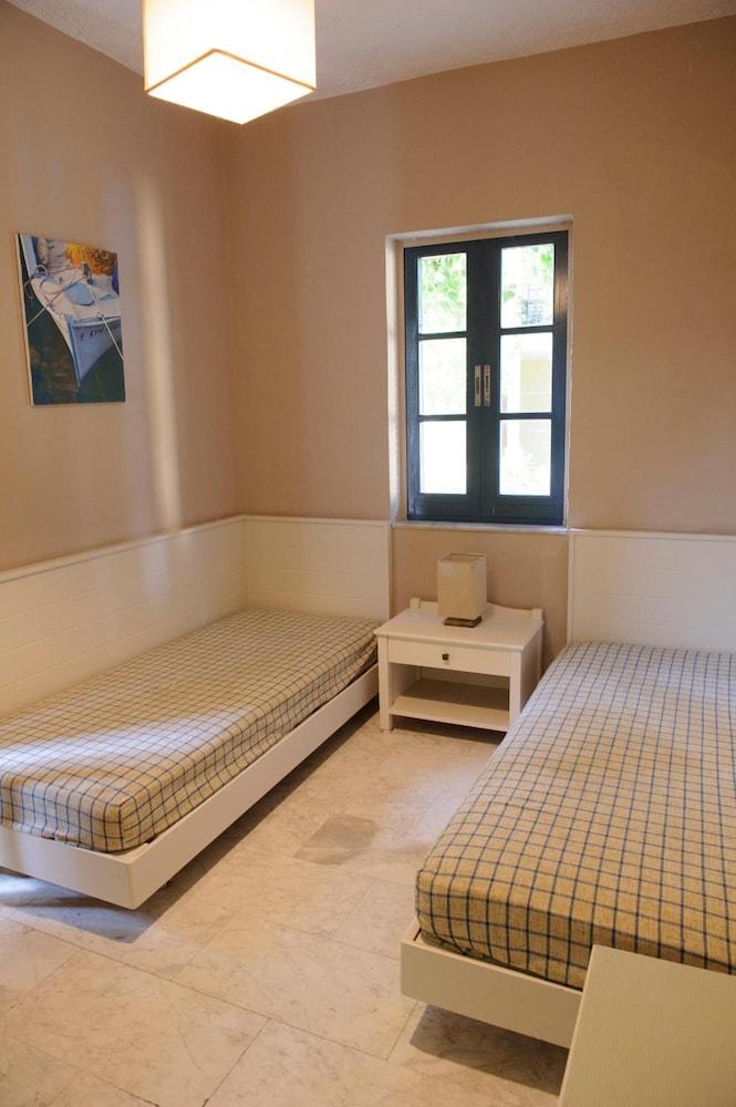 Kalydna Island Hotel