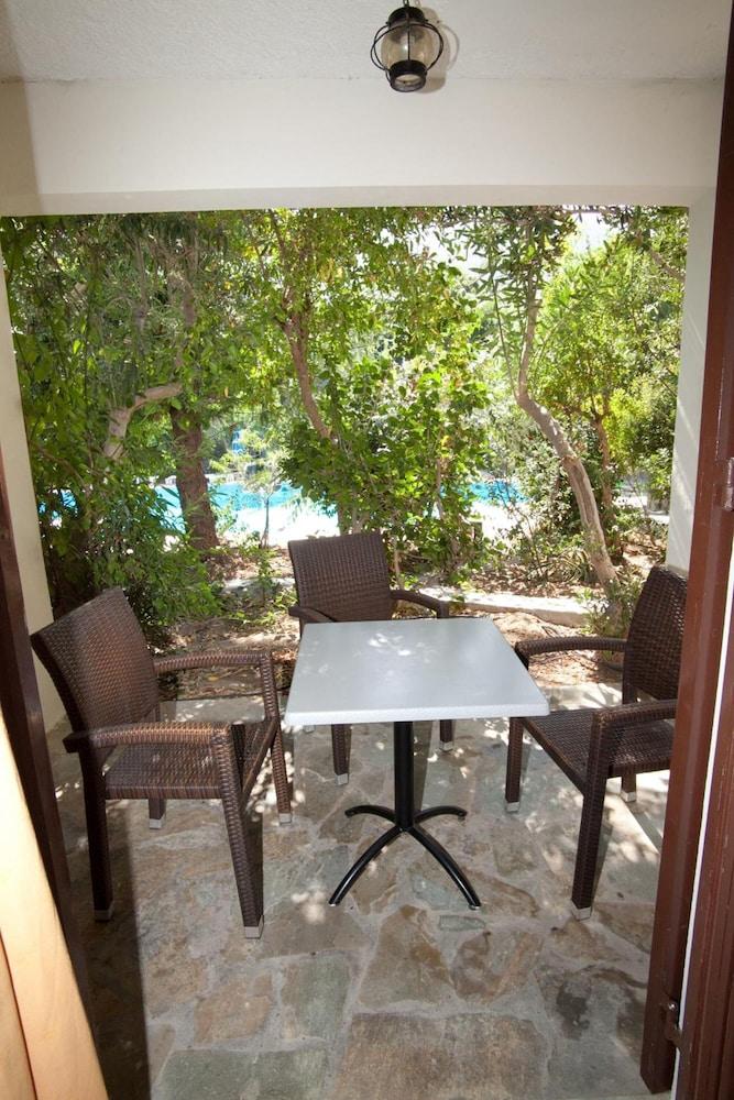 Kalydna Island Hotel 3*